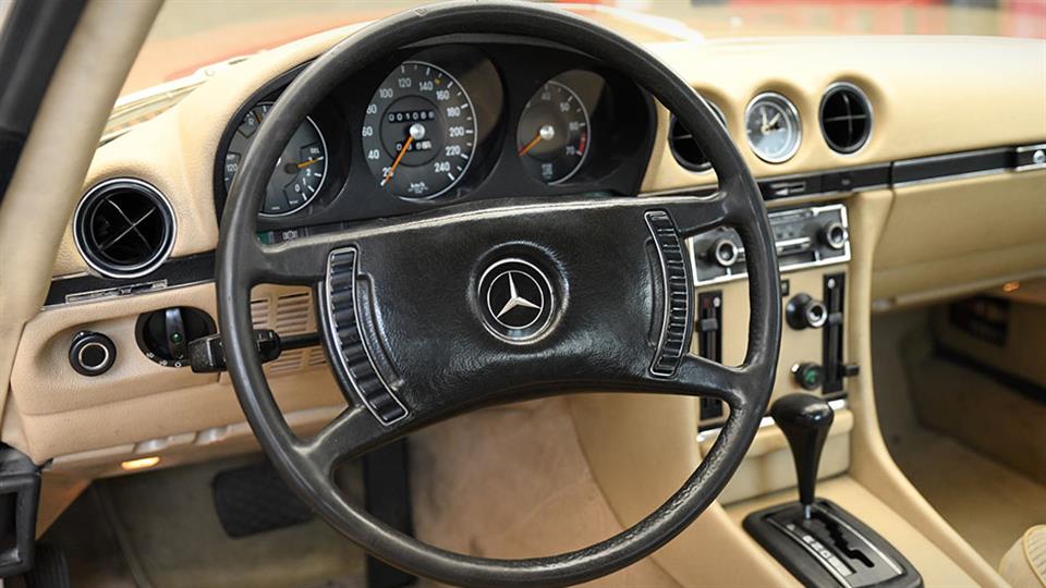 کابین مرسدس‌بنز 350SLC مدل 1973